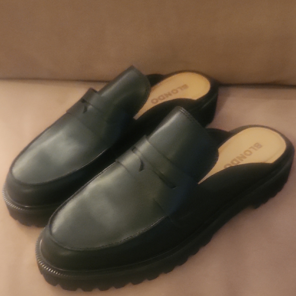 Blondo Womens Black Slip-On Loafers